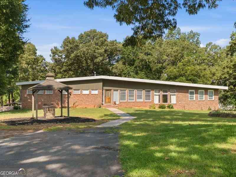 Homes For Sale - 1960 County Road 102<br/> Cedar Bluff, AL 35959