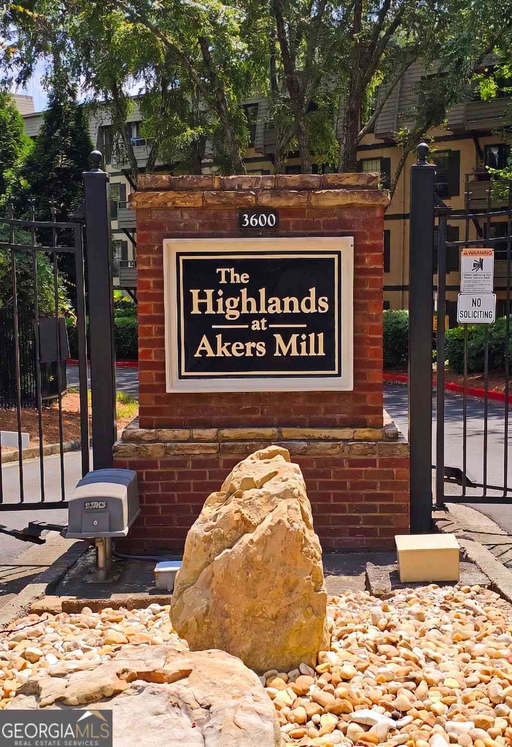 Condo For Sale - 1106 Highland Bluff Drive SE #106<br/> Atlanta, GA 30339
