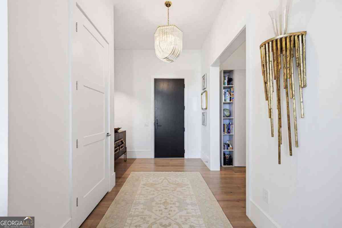 Condo For Sale - 2425 Peachtree Road NE #1704<br/> Atlanta, GA 30305
