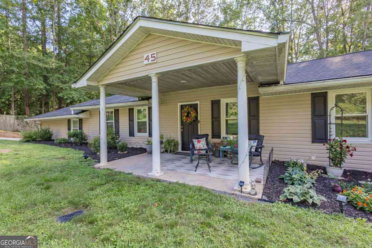Homes For Sale - 45 Lee Drive<br/> Carrollton, GA 30116