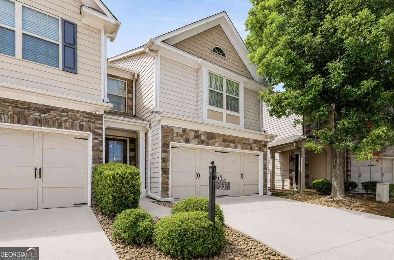 Townhouse For Sale - 5667 Radford Loop<br/> Fairburn, GA 30213