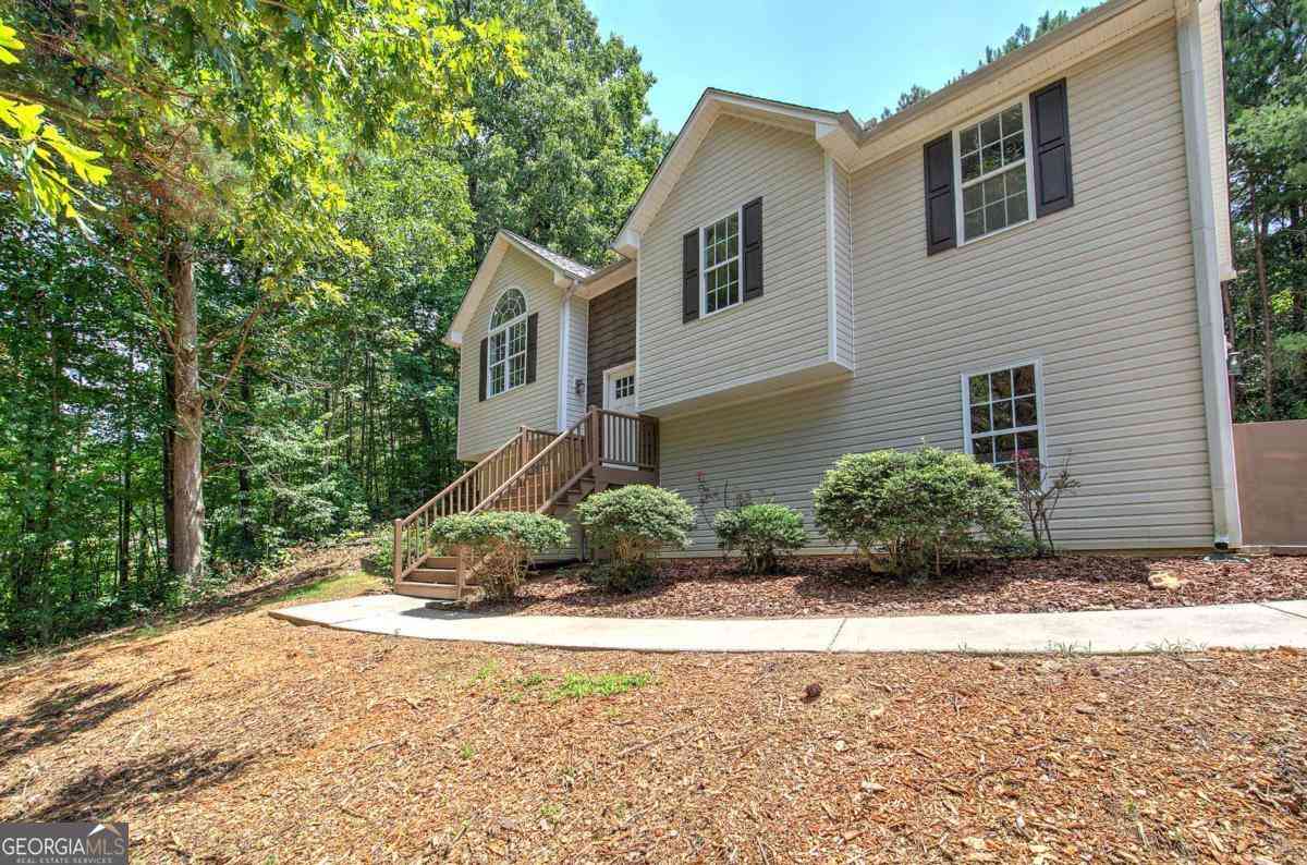 Homes For Sale - 290 Whispering Waters Drive<br/> Jasper, GA 30143