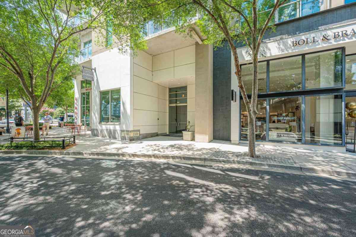 Condo For Sale - 1100 Howell Mill Road NW #817<br/> Atlanta, GA 30318