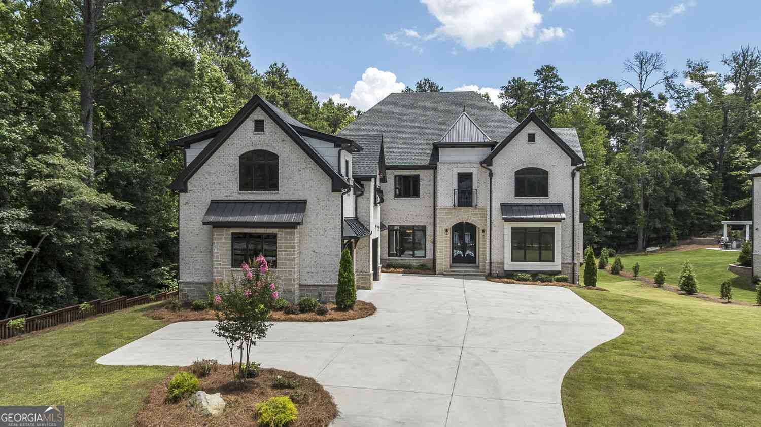 Homes For Sale - 10765 Shallowford Road<br/> Fulton County, Roswell, GA 30075
