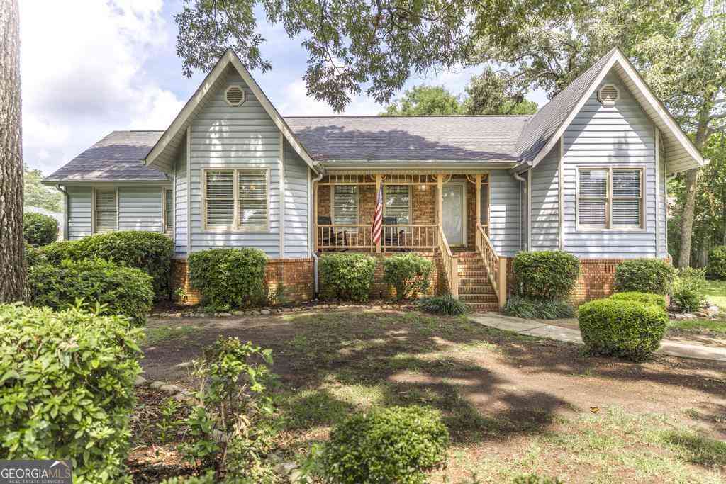Homes For Sale - 101 Charlie Court<br/> Warner Robins, GA 31088