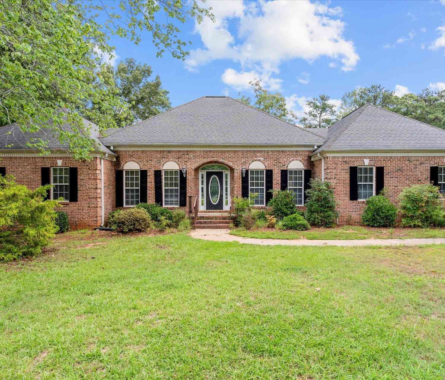 Homes For Sale - 9790 Court Lynn Lane<br/> Douglas County, Winston, GA 30187