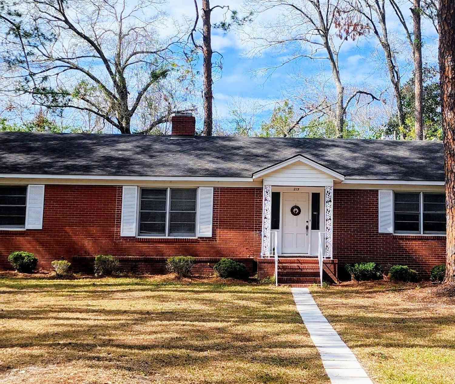 Homes For Sale - 215 Vista Circle<br/> Statesboro, GA 30458