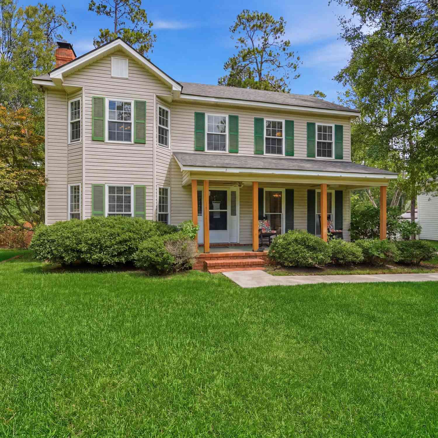 Homes For Sale - 18 Greenwood Avenue<br/> Statesboro, GA 30458