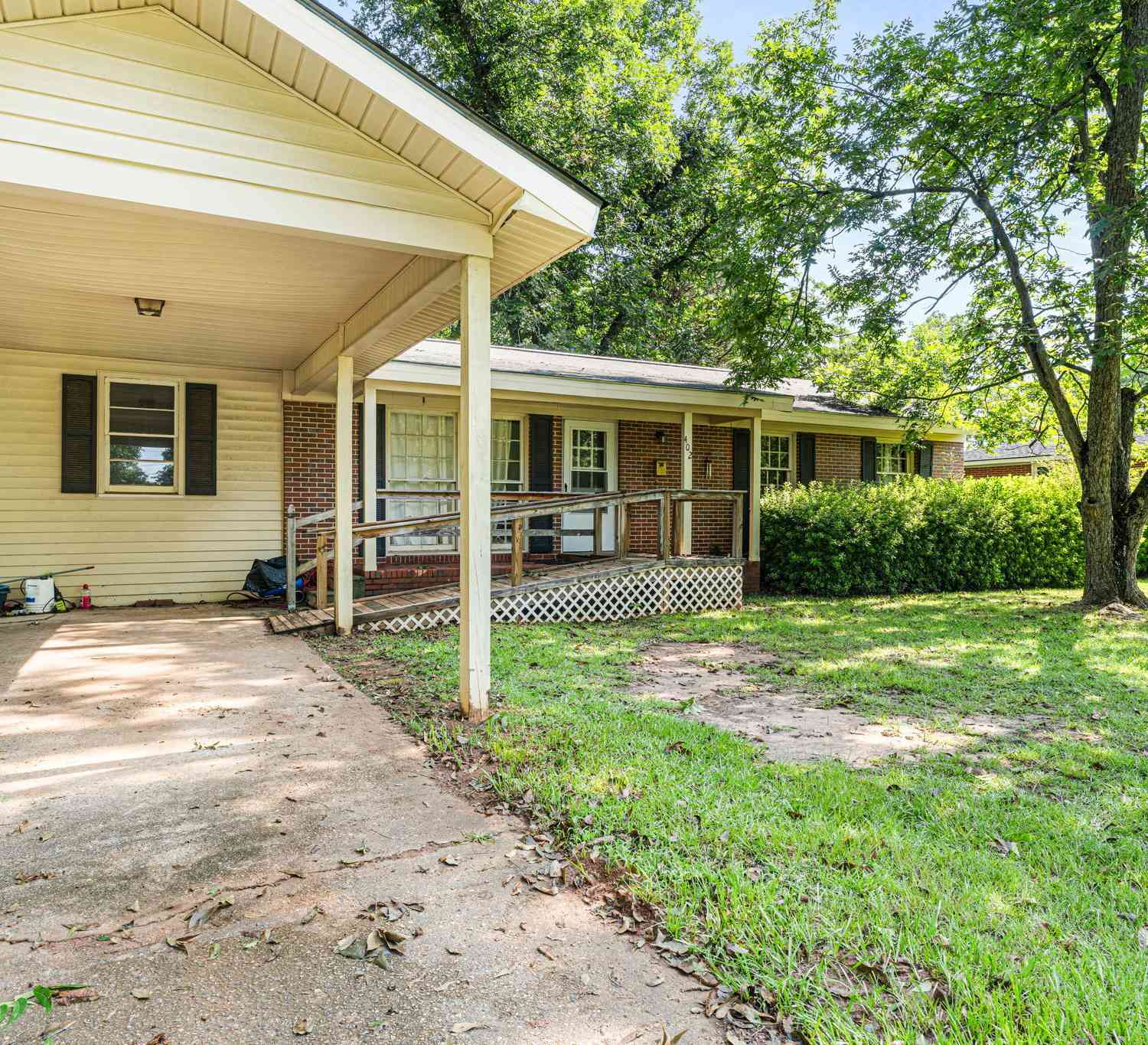 Homes For Sale - 402 Schley Street<br/> Fort Valley, GA 31030