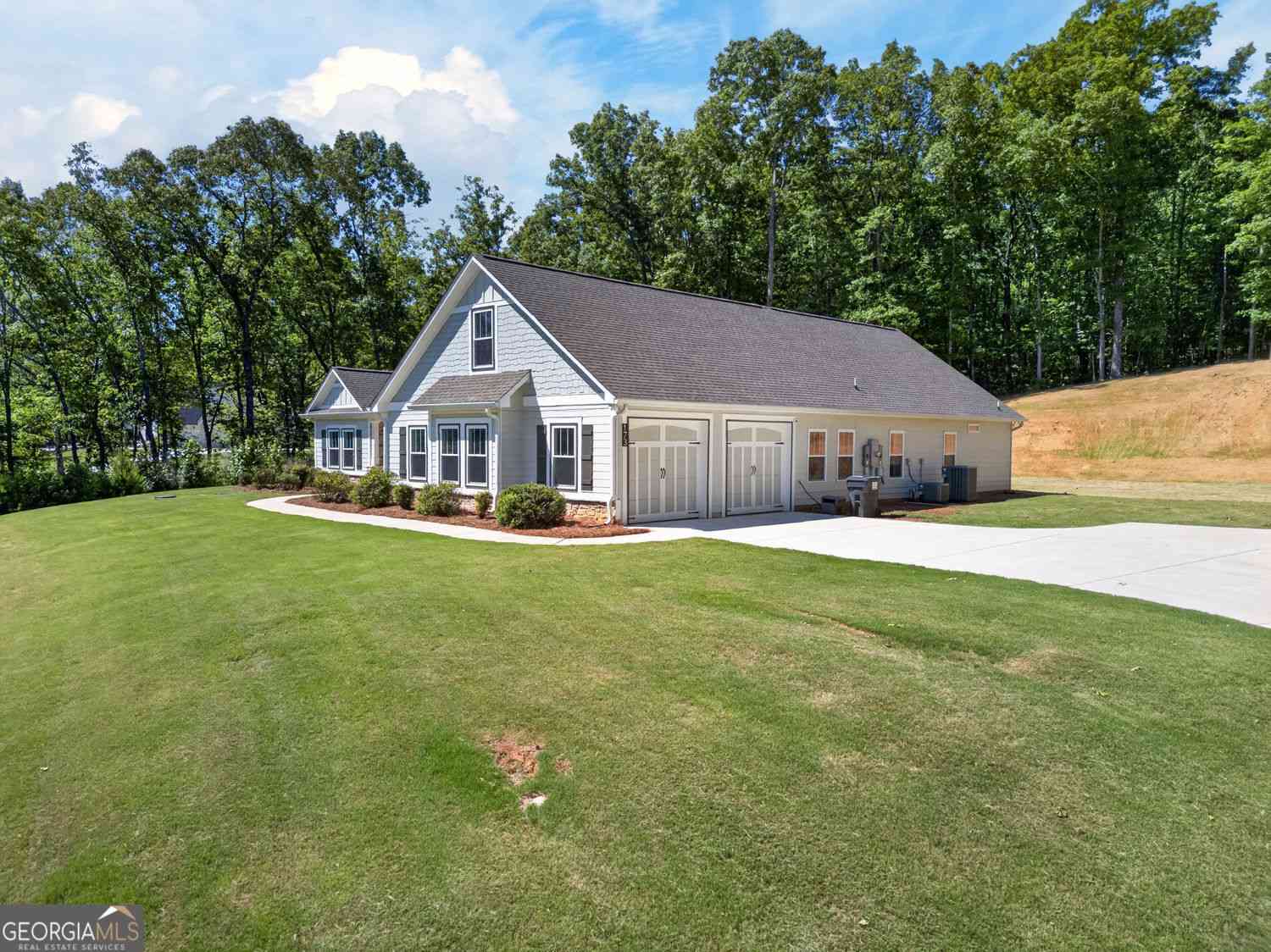 Homes For Sale - 173 W Lake Boulevard<br/> Carrollton, GA 30116