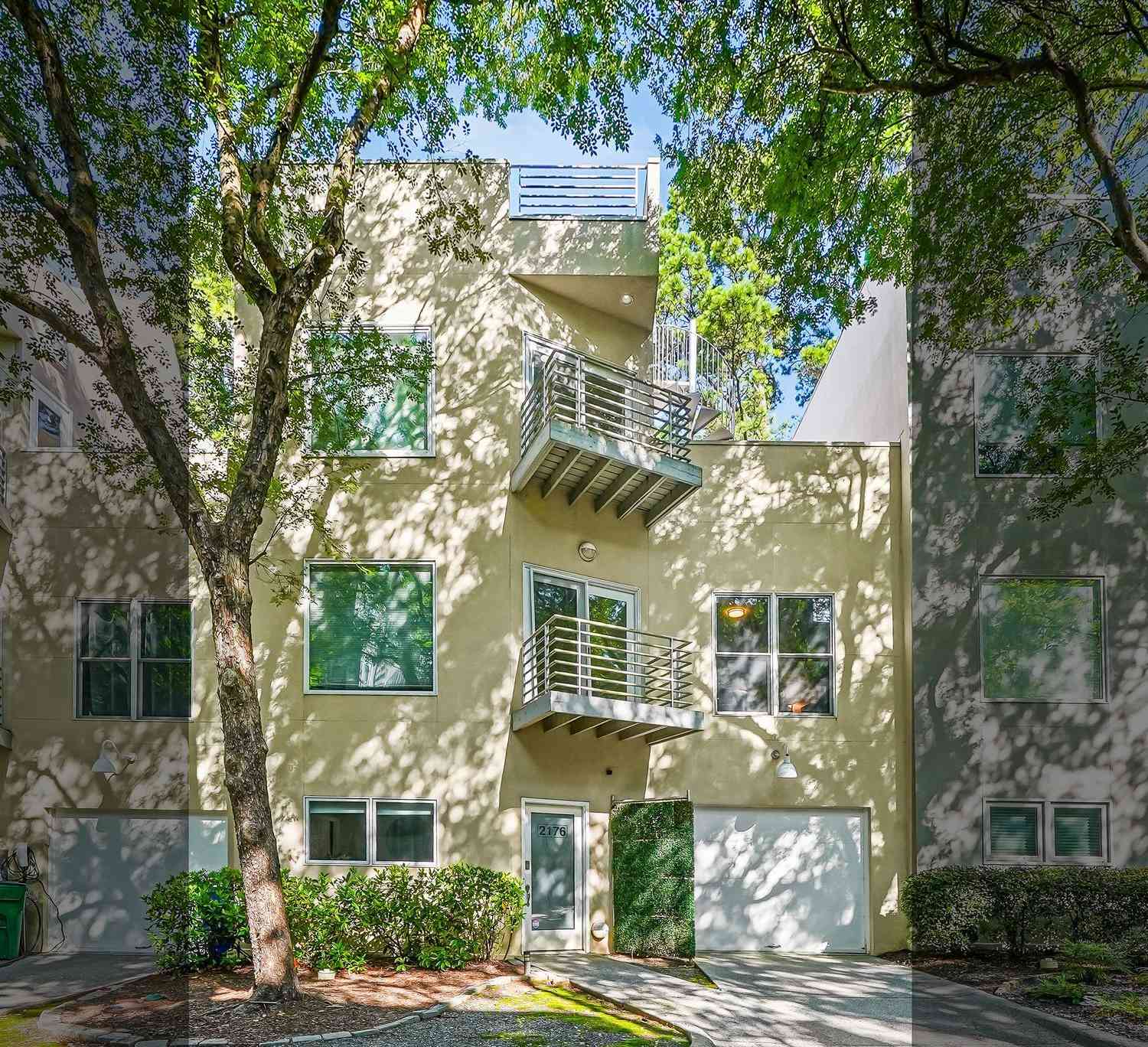 Townhouse For Sale - 2176 Millennium Way NE<br/> Dekalb County, Atlanta, GA 30319