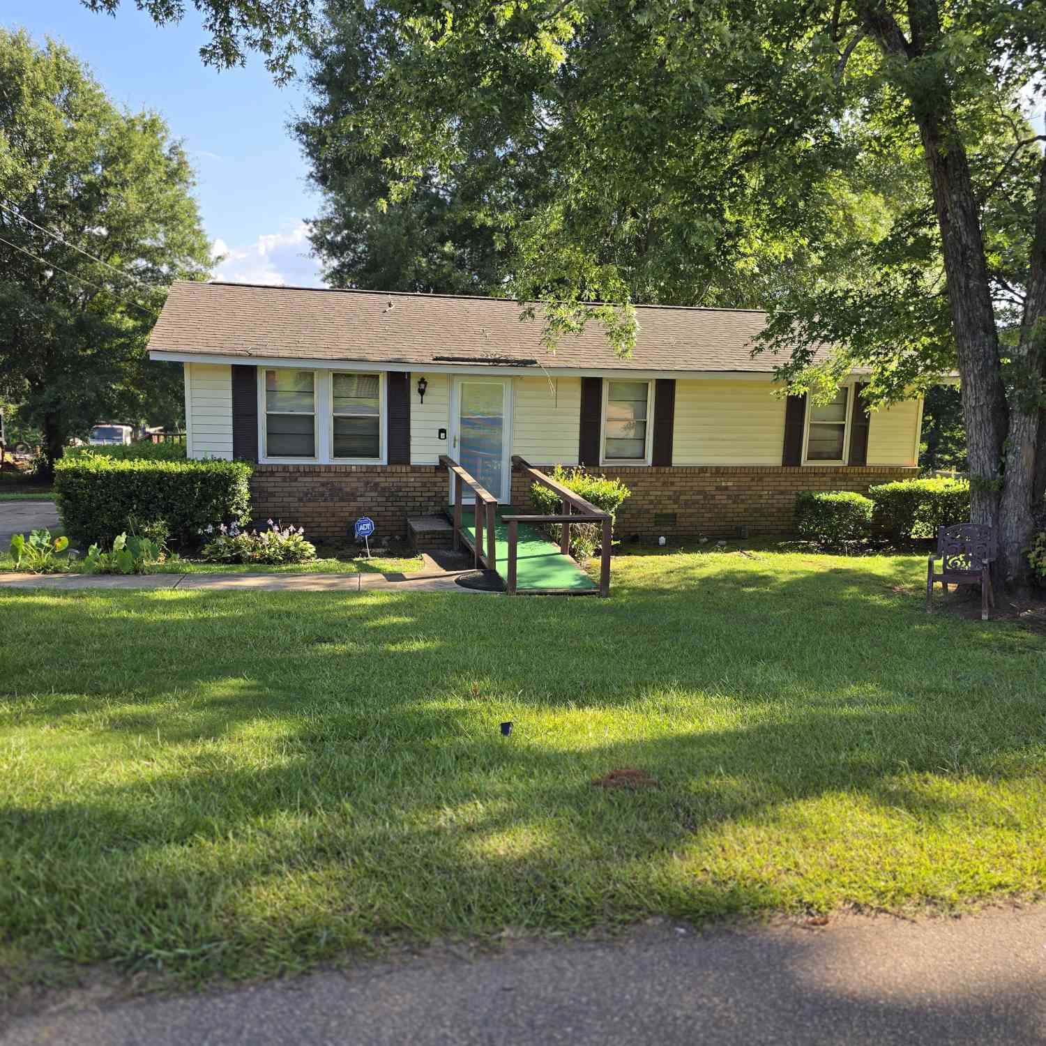 Homes For Sale - 934 Clairmont Avenue<br/> Comer, GA 30629
