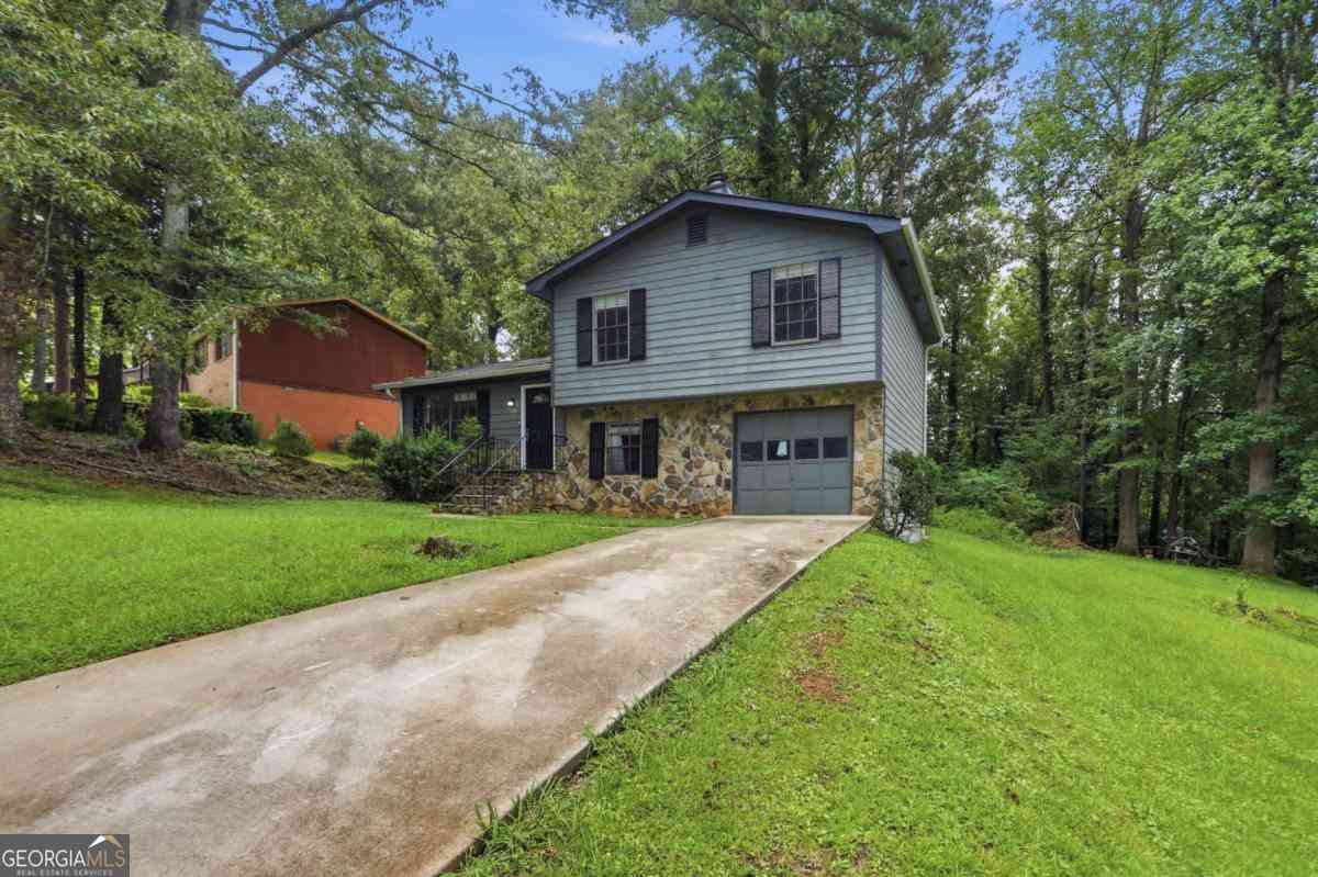 Homes For Sale - 5516 Liberty Road<br/> Fulton County, Union City, GA 30291