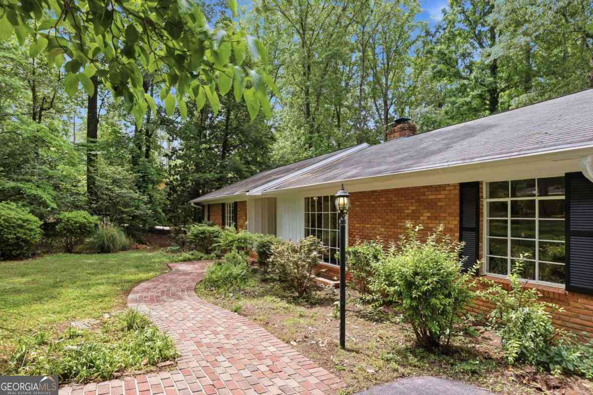 Homes For Sale - 544 Bouldercrest Drive SW<br/> Marietta, GA 30064