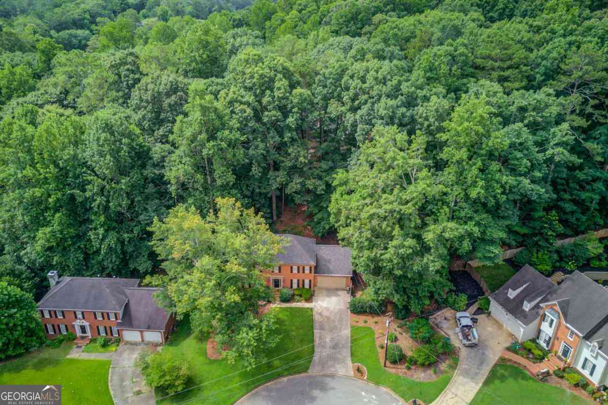 Homes For Sale - 9620 River Lake Drive<br/> Fulton County, Roswell, GA 30075