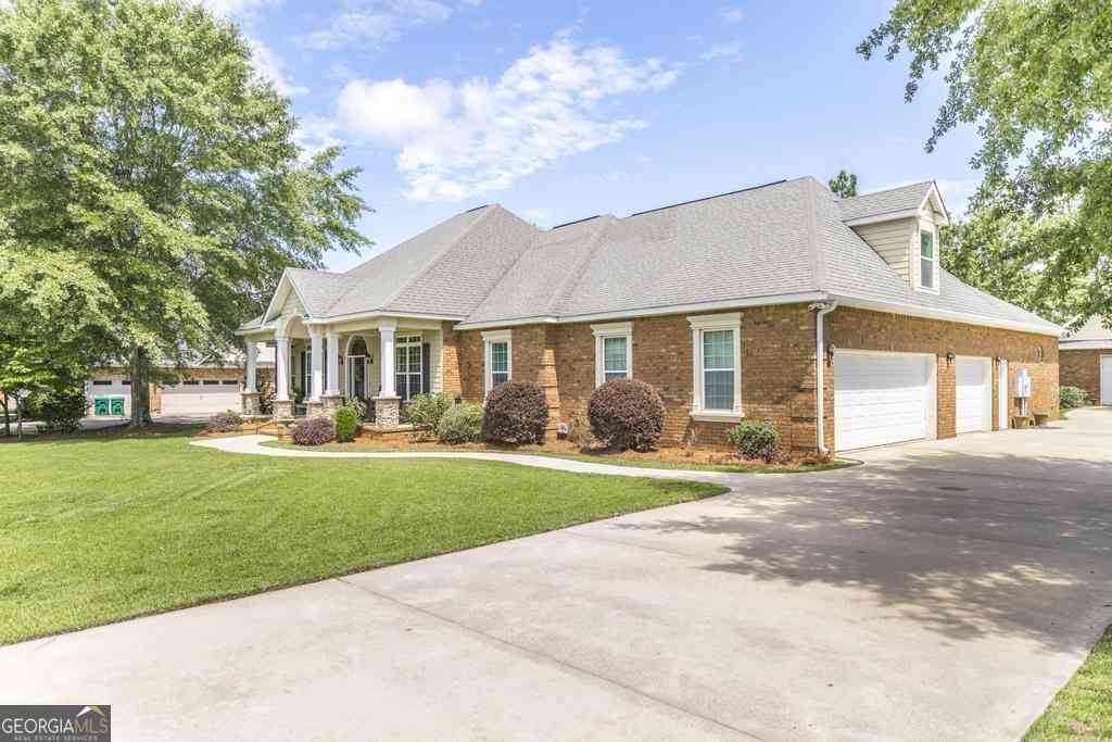 Homes For Sale - 202 Lowpoint Trail<br/> Warner Robins, GA 31093