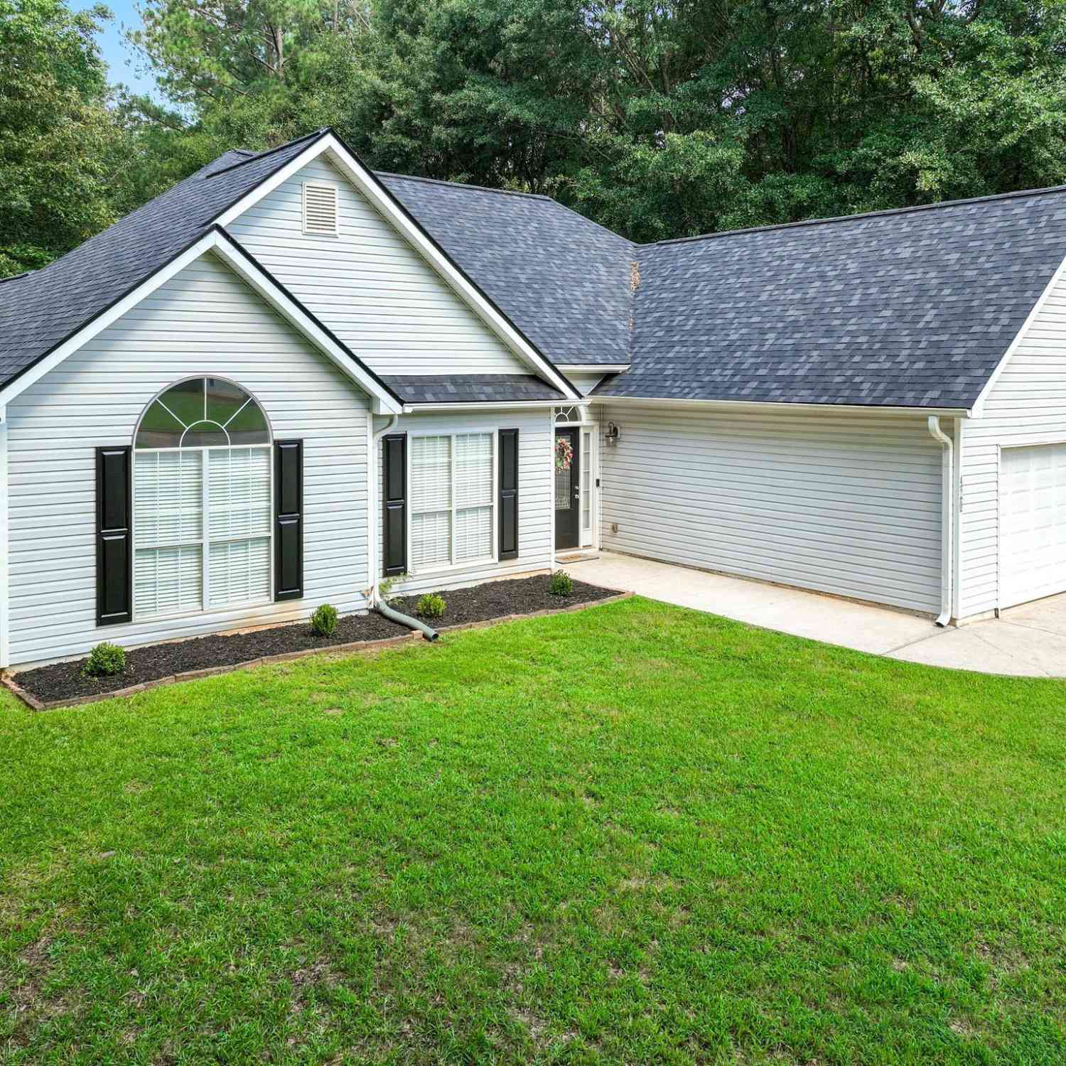 Homes For Sale - 420 Ray Way<br/> Henry County, Jenkinsburg, GA 30234