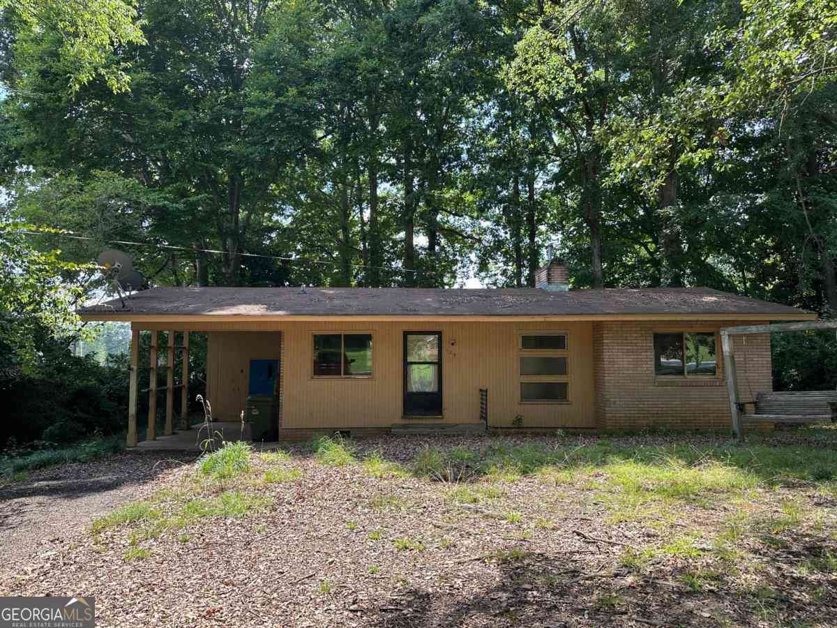 Homes For Sale - 120 N 113 Highway<br/> Carrollton, GA 30117