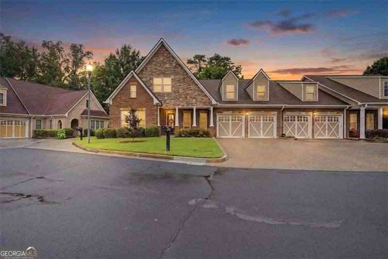 Condo For Sale - 2327 Sandy Oaks Drive<br/> Marietta, GA 30066