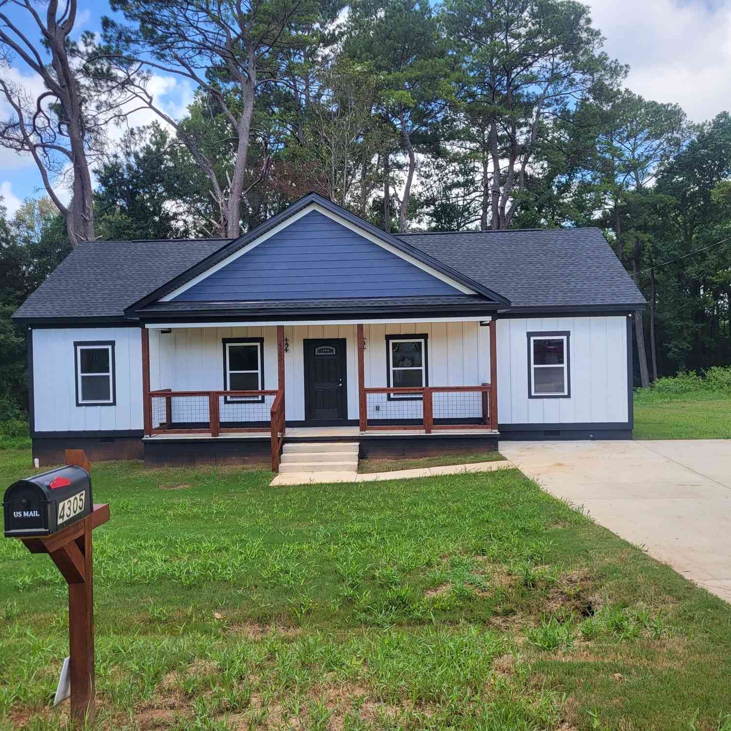 Homes For Sale - 4305 22nd Avenue<br/> Valley, AL 36854