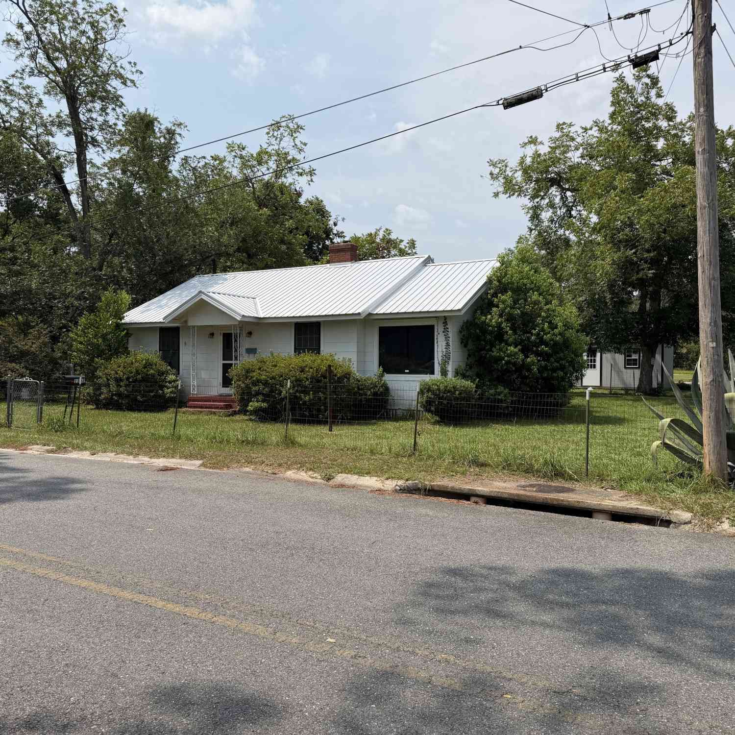 Homes For Sale - 1302 Elizabeth Street<br/> Waycross, GA 31503