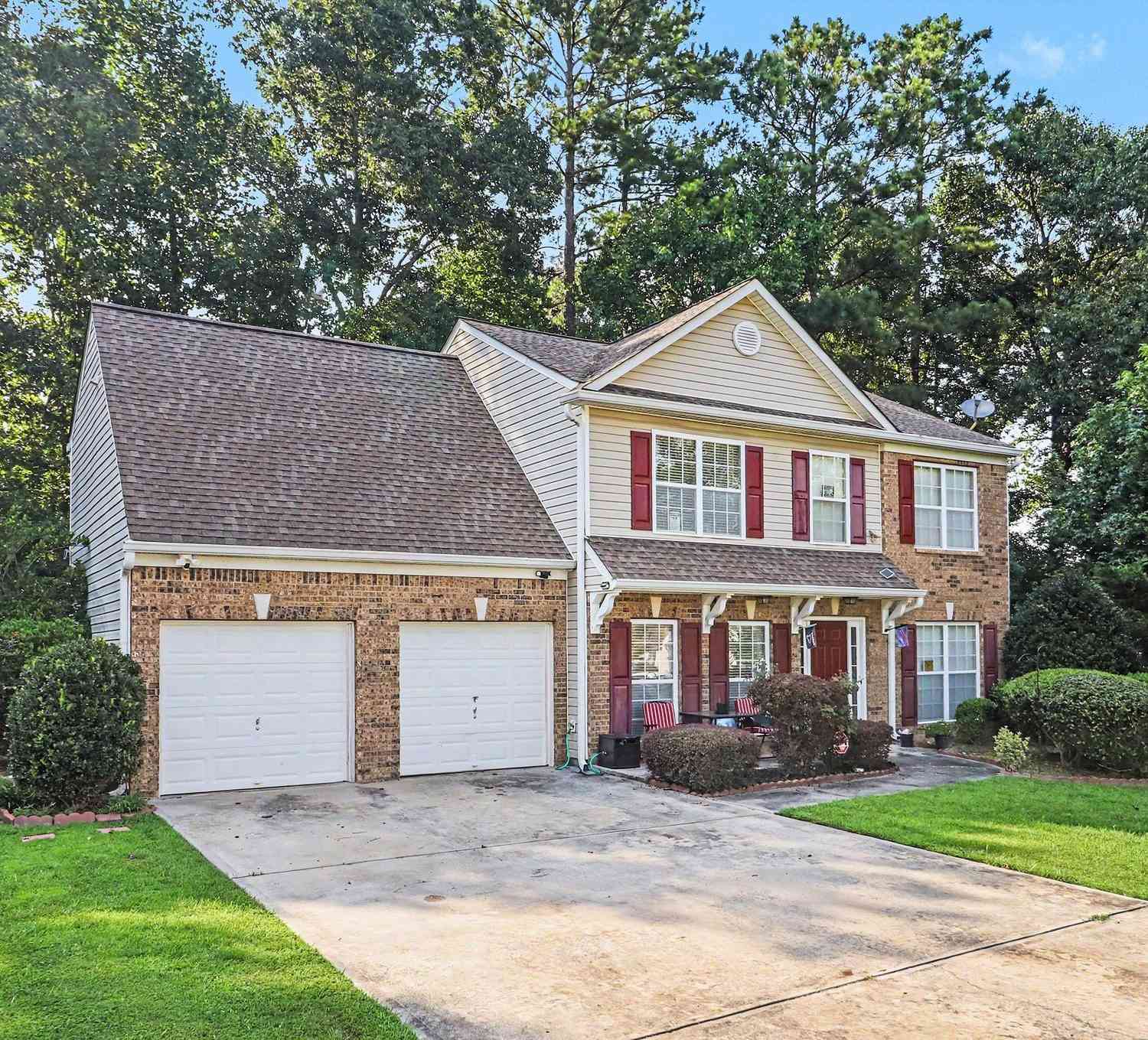 Homes For Sale - 8280 Mayfern Drive<br/> Fulton County, Fairburn, GA 30213