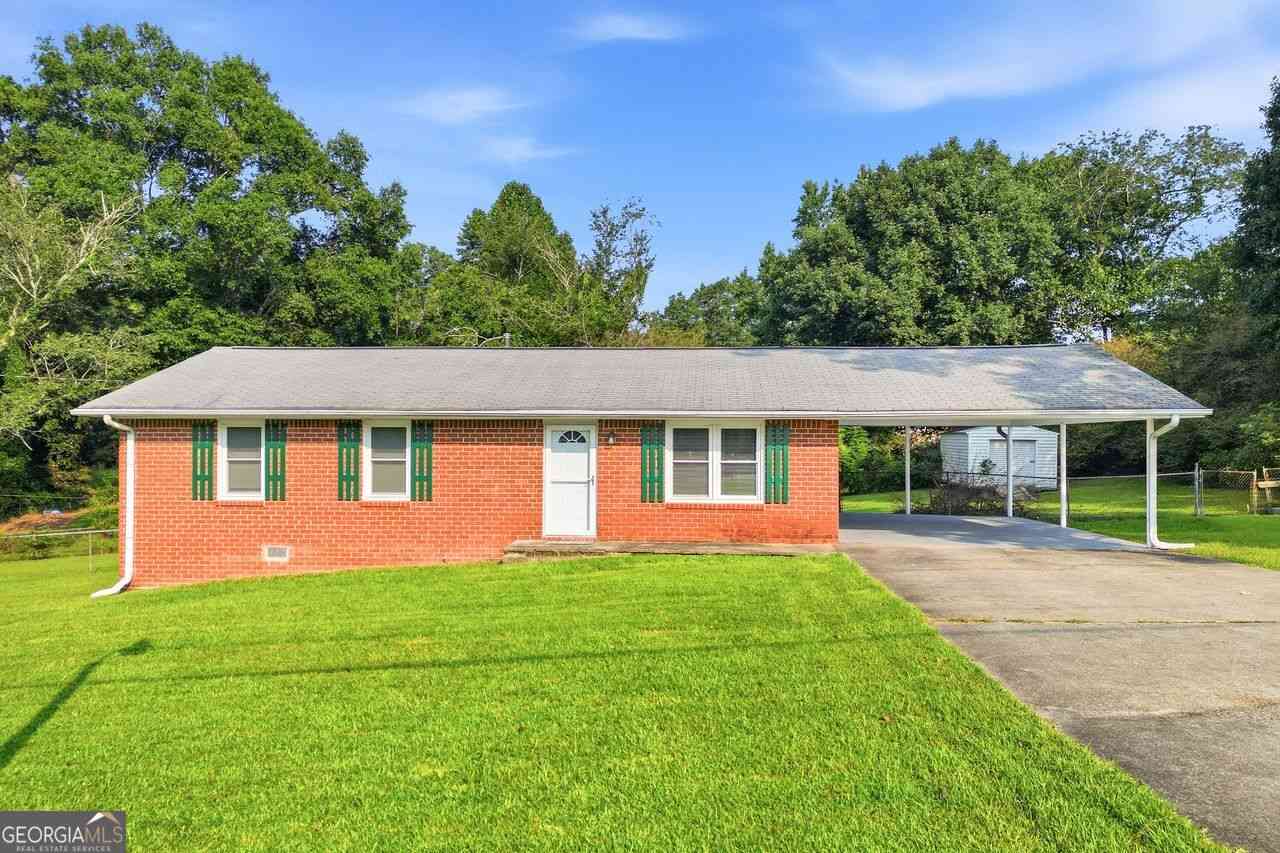 Homes For Sale - 1465 E Highpoint Drive<br/> Douglasville, GA 30134