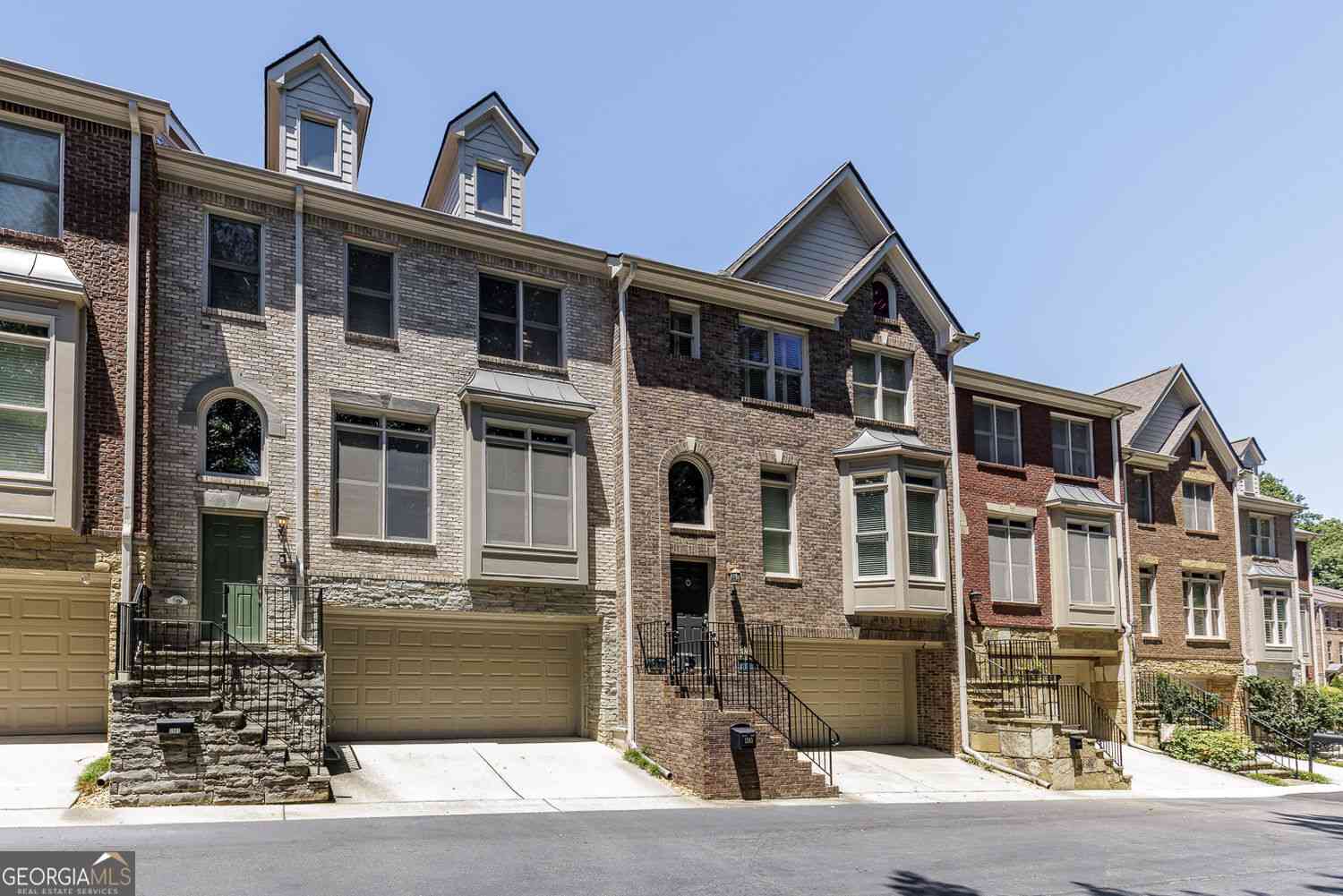 Townhouse For Sale - 5561 Julian Place<br/> Atlanta, GA 30342