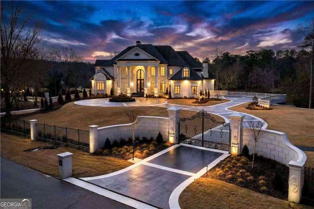 Homes For Sale - 10450 Belladrum<br/> Fulton County, Alpharetta, GA 30022