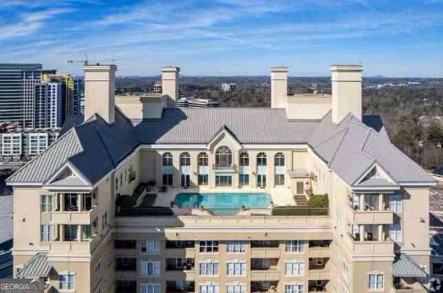 Condo For Sale - 3334 Peachtree Road NE #1001<br/> Atlanta, GA 30326