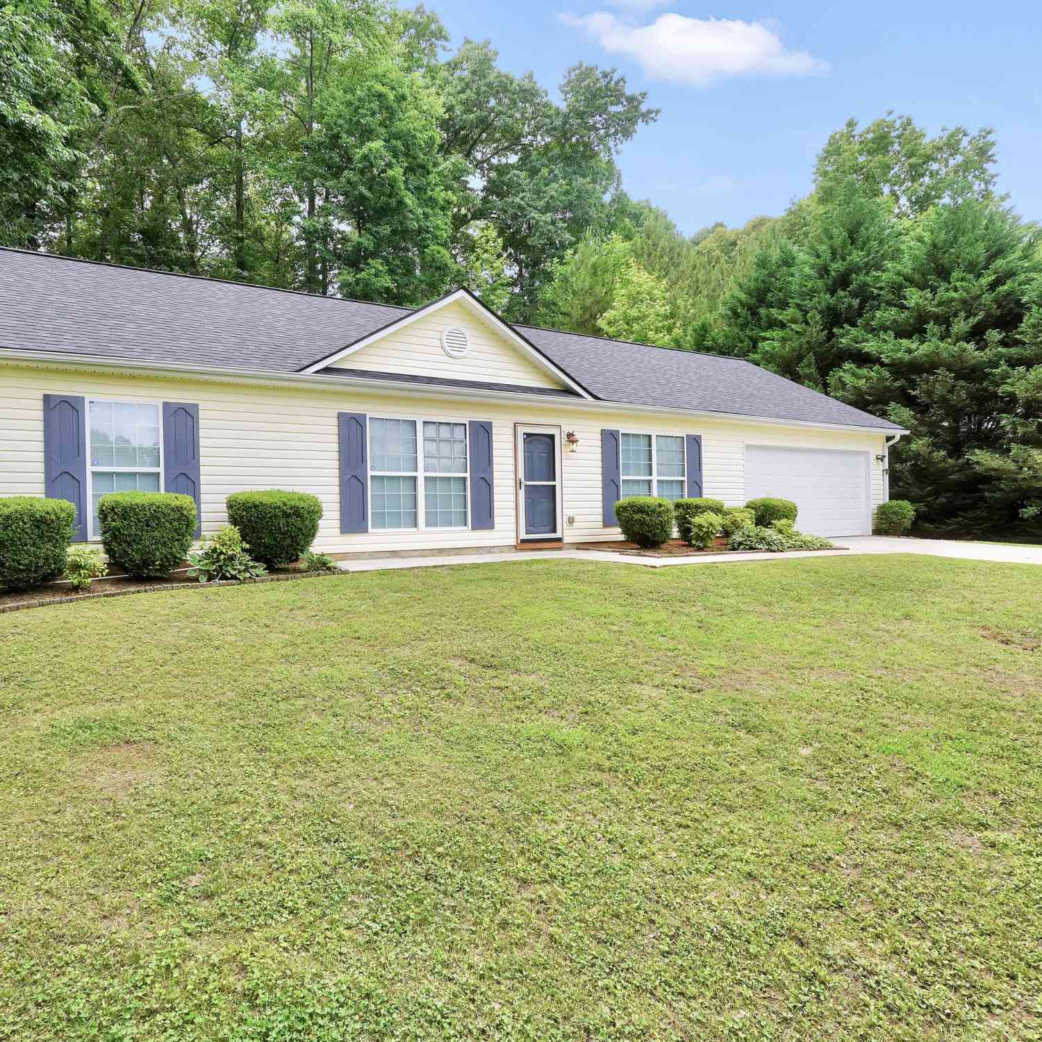 Homes For Sale - 1203 Dried Creek Court<br/> McDonough, GA 30252