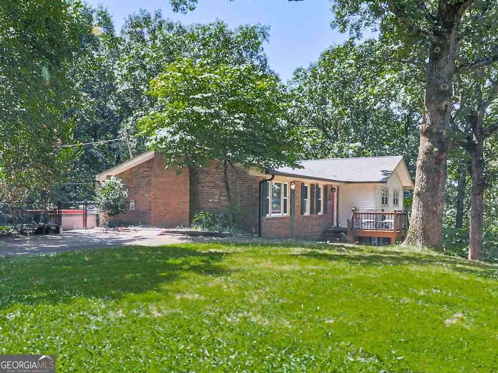 Homes For Sale - 132 Little Brook Drive<br/> Woodstock, GA 30188