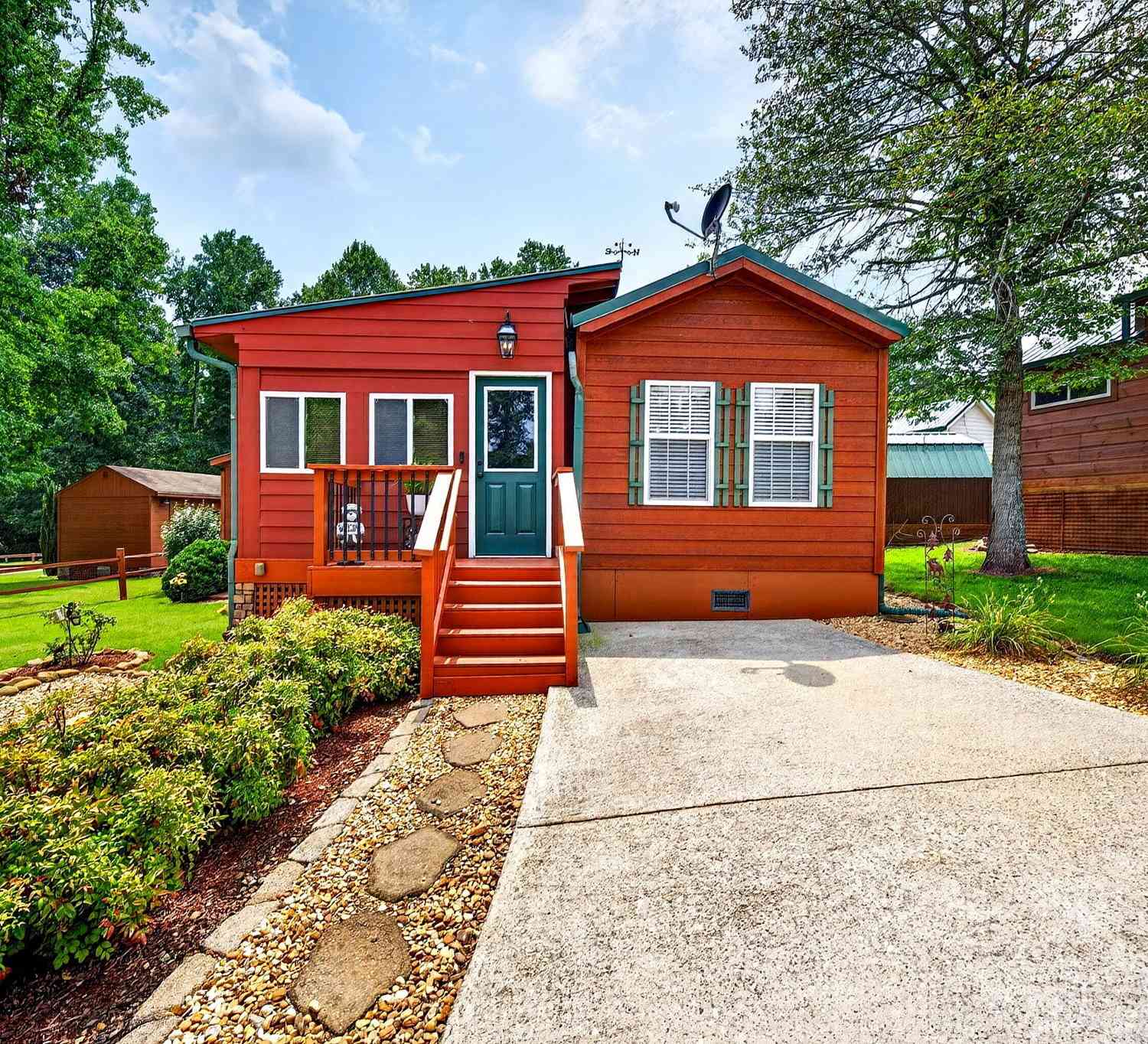 Homes For Sale - 19 Wapiti Lane<br/> Cleveland, GA 30528