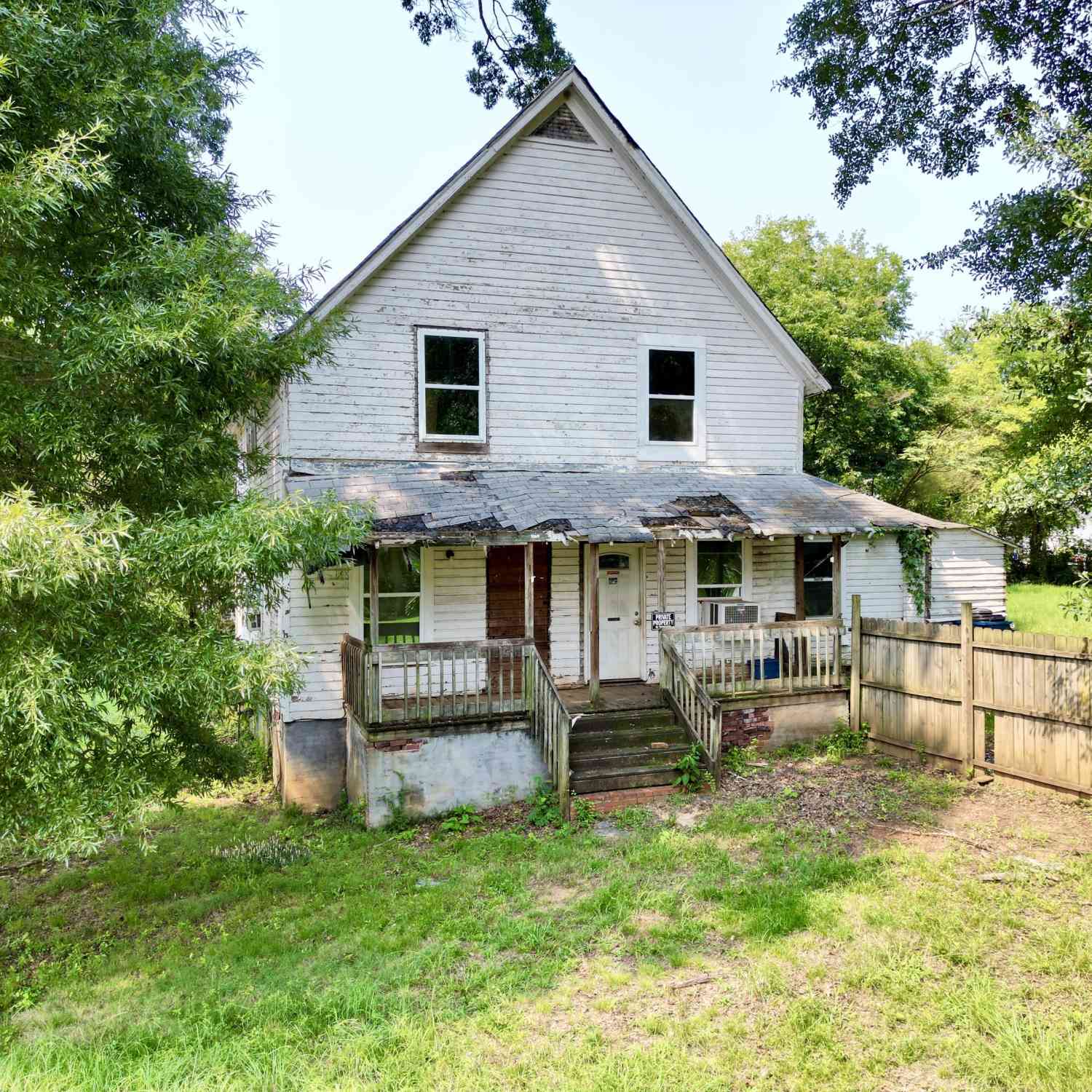 Homes For Sale - 320 Walnut - Lindale Avenue<br/> Lindale, GA 30147