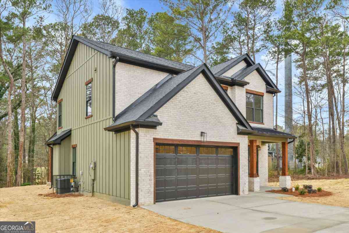 Homes For Sale - 3367 Dodson Drive<br/> Fulton County, East Point, GA 30344
