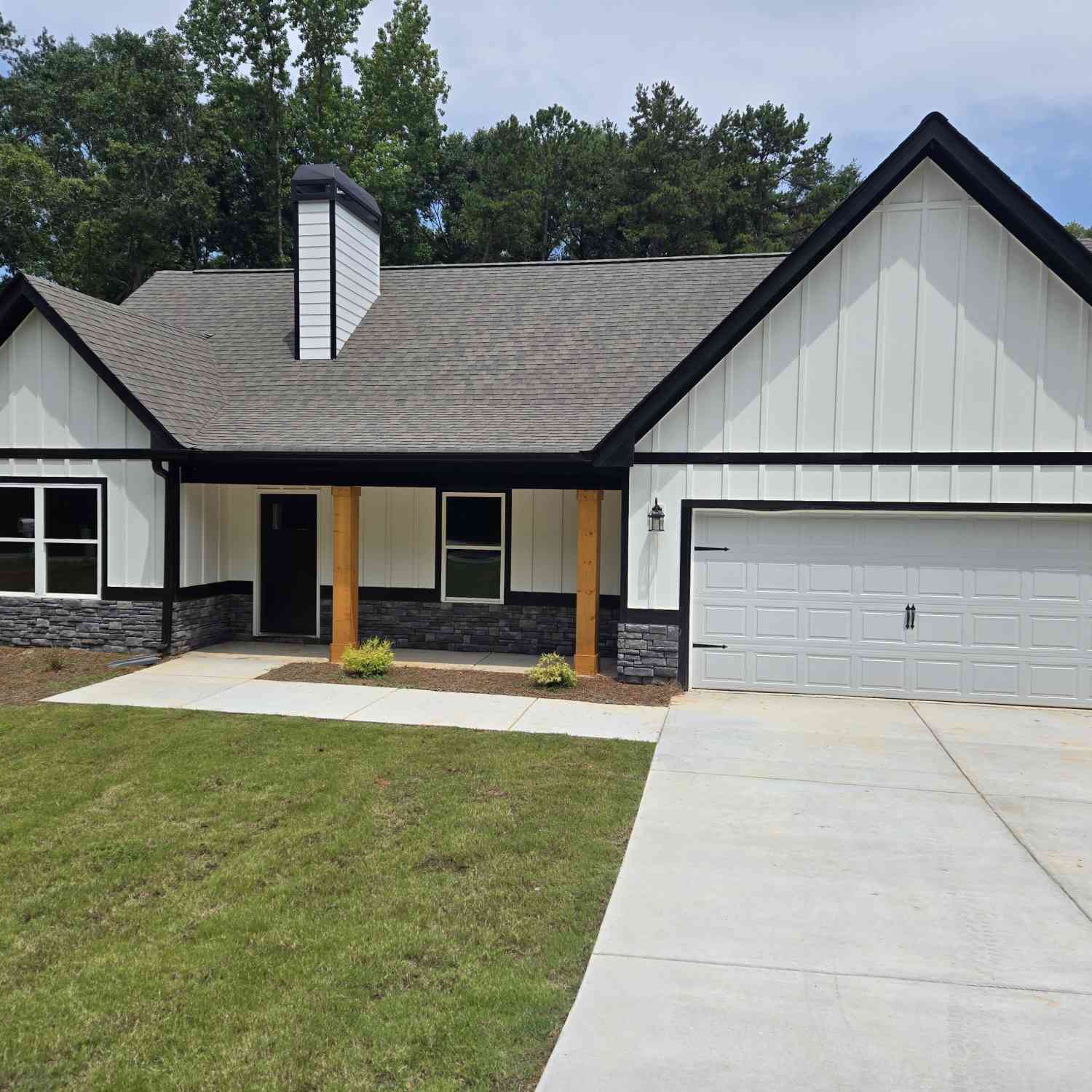 Homes For Sale - 656 Highland Avenue<br/> Hartwell, GA 30643