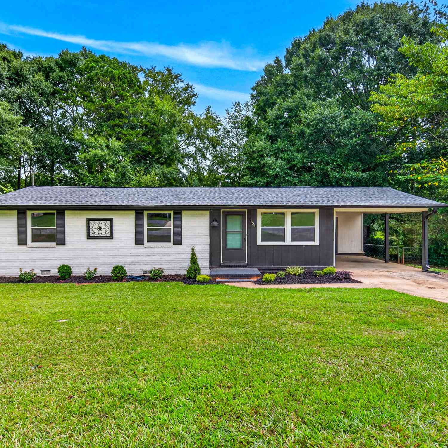 Homes For Sale - 106 Sir Lancelot Avenue<br/> Lagrange, GA 30241
