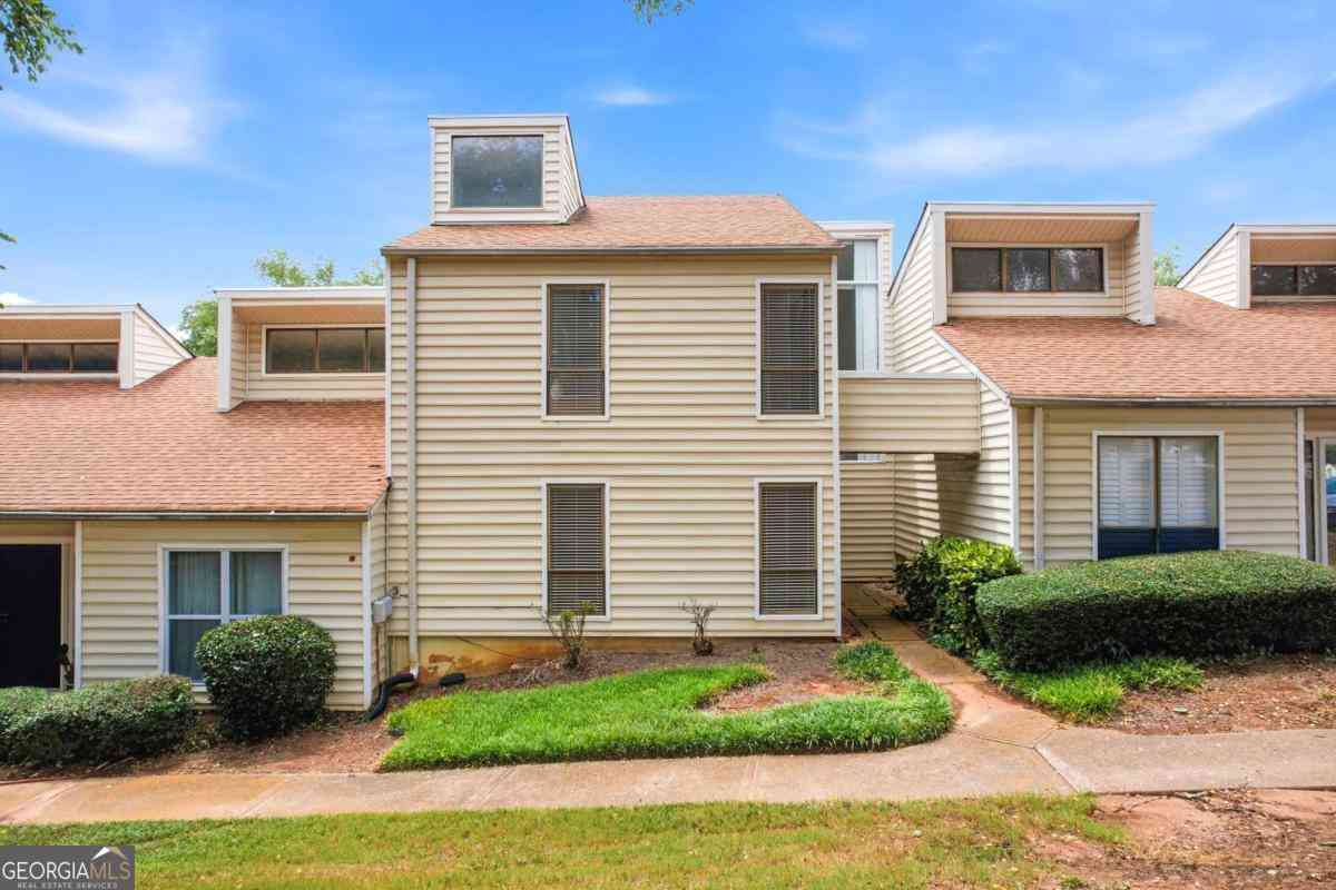 Townhouse For Sale - 605 Serramonte Drive<br/> Marietta, GA 30068