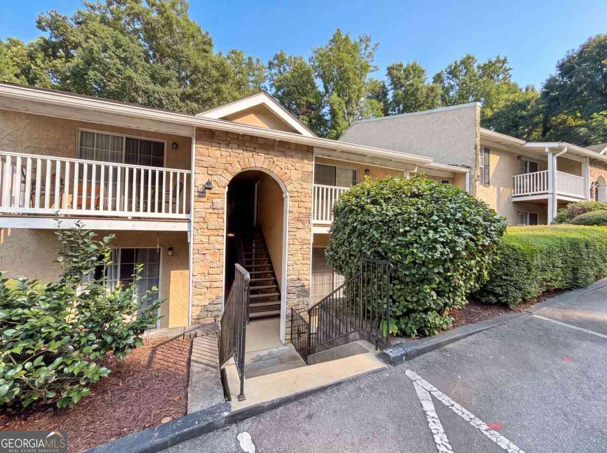 Condo For Sale - 3175 Seven Pines Court #204<br/> Atlanta, GA 30339
