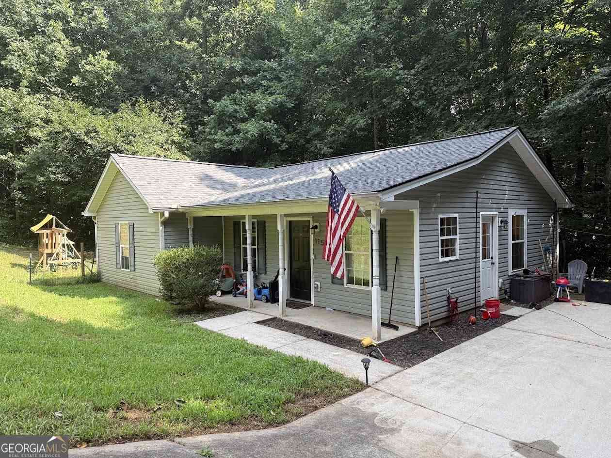 Homes For Sale - 115 Summer Lane<br/> Jackson County, Nicholson, GA 30565