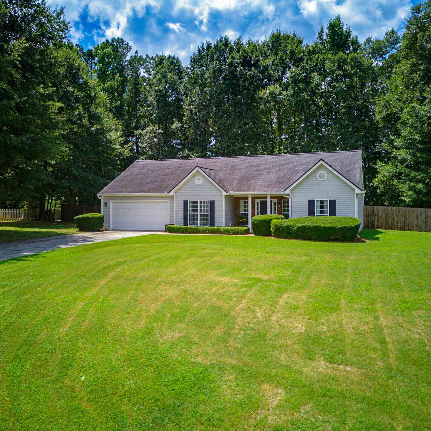 Homes For Sale - 1628 Amalie Drive<br/> Statham, GA 30666