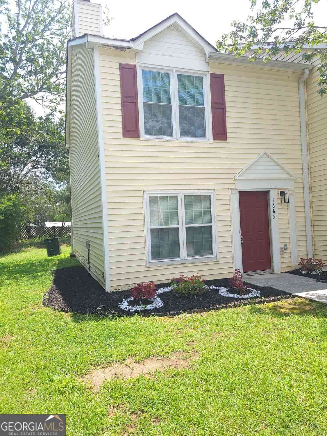 Townhouse For Sale - 1685 Hunting Creek Drive<br/> Conyers, GA 30013
