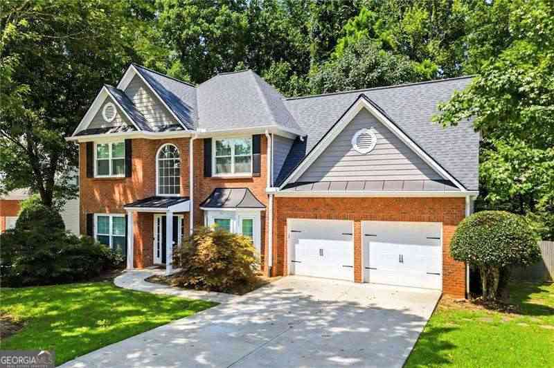 Homes For Sale - 575 Kingsport Drive<br/> Fulton County, Alpharetta, GA 30076