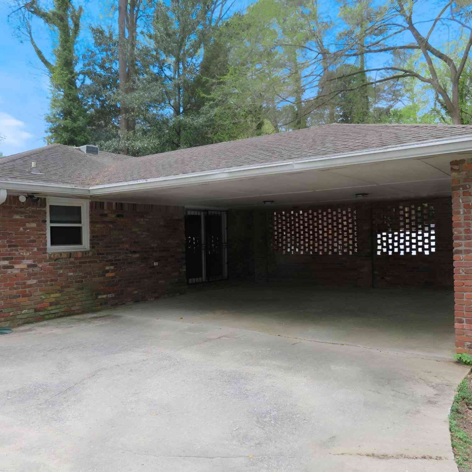 Homes For Sale - 2705 Hayden Drive<br/> Fulton County, East Point, GA 30344