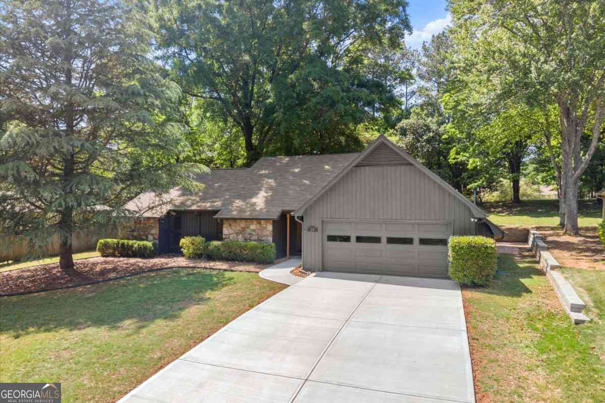 Homes For Sale - 20 Sweetwood Court<br/> Fulton County, Roswell, GA 30076