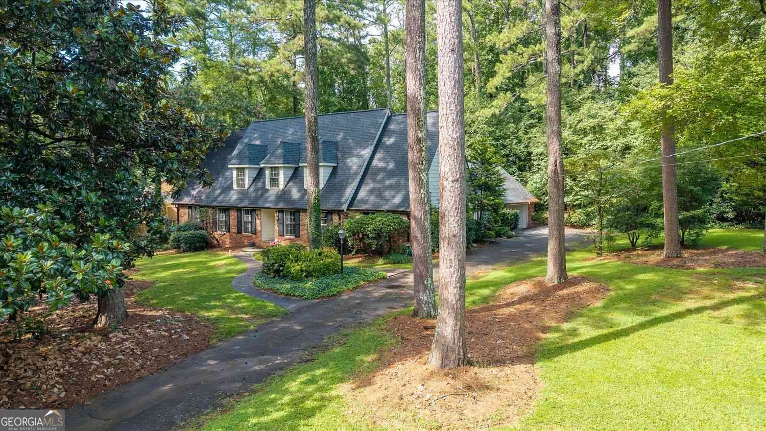 Homes For Sale - 2267 Oxbow Circle<br/> Dekalb County, Smoke Rise, GA 30087