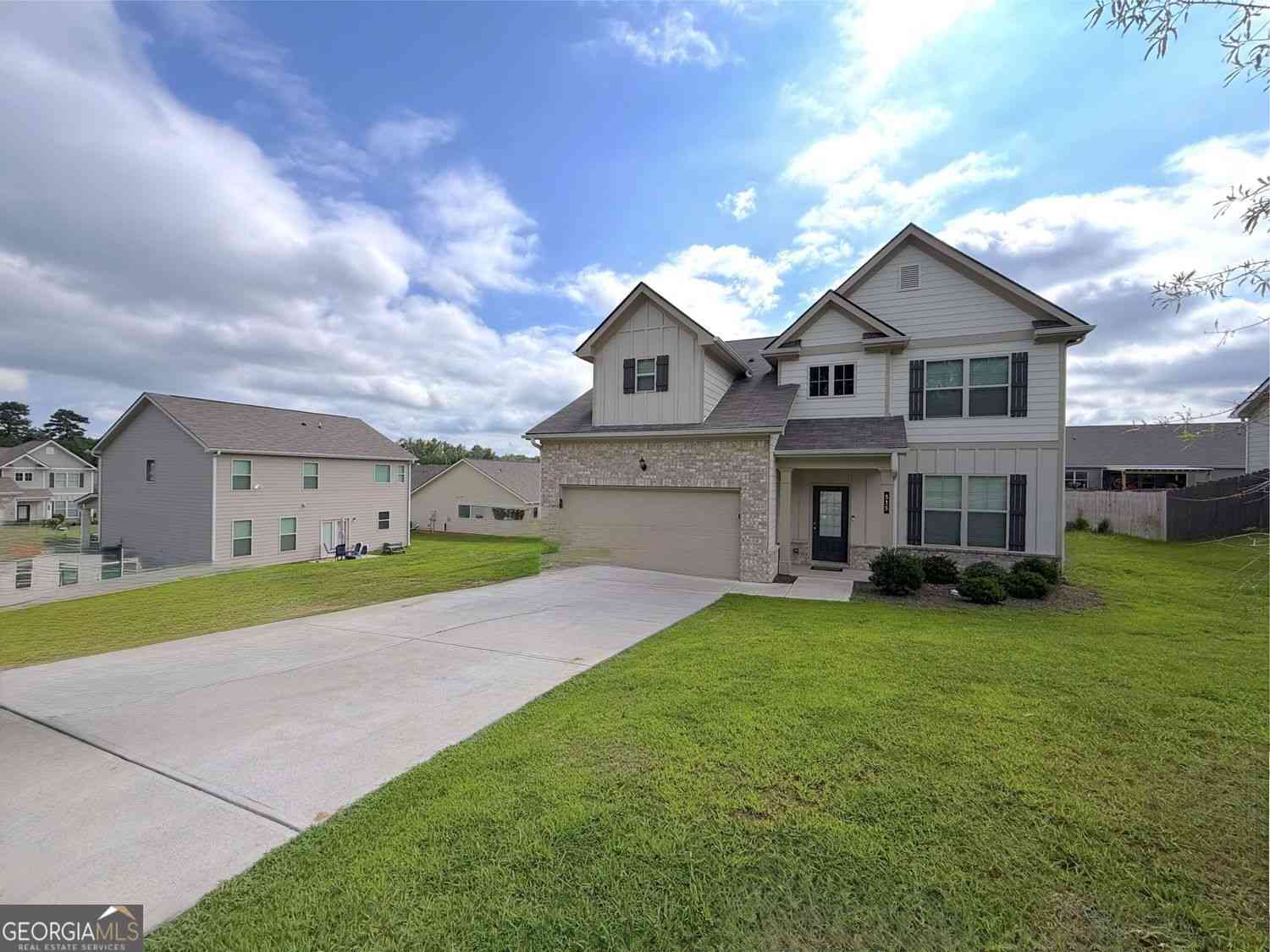 Homes For Sale - 515 Mcginnis Circle<br/> Calhoun, GA 30701