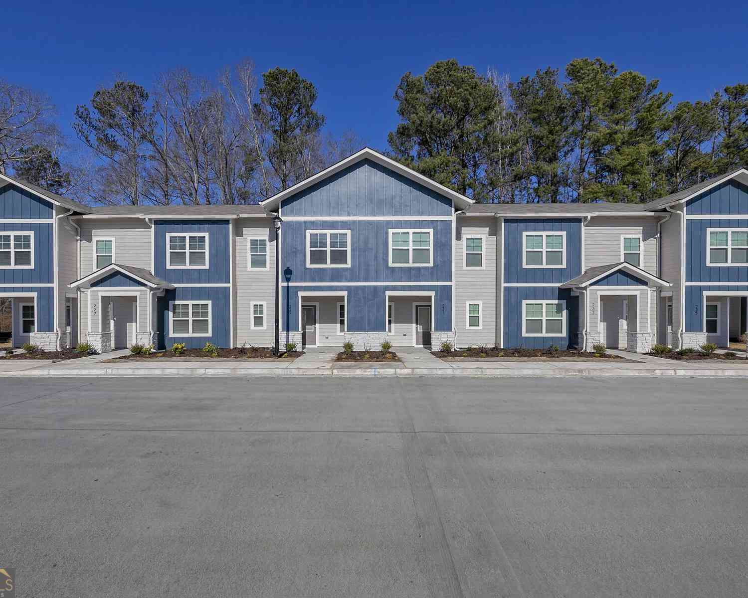 Townhouse For Sale - 200 Rooker Drive<br/> Lagrange, GA 30241