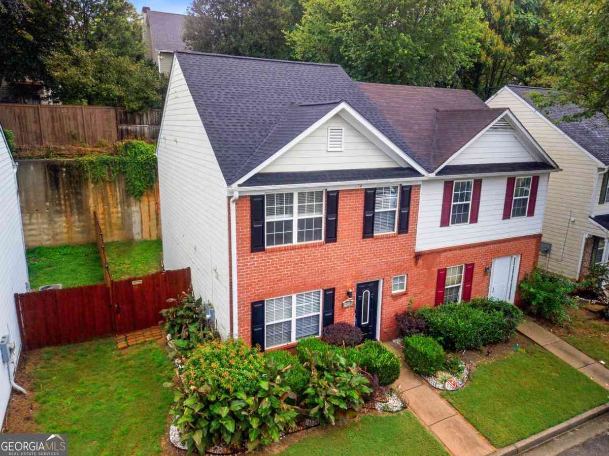 Townhouse For Sale - 1955 Shawn Wayne Circle SE<br/> Dekalb County, Atlanta, GA 30316