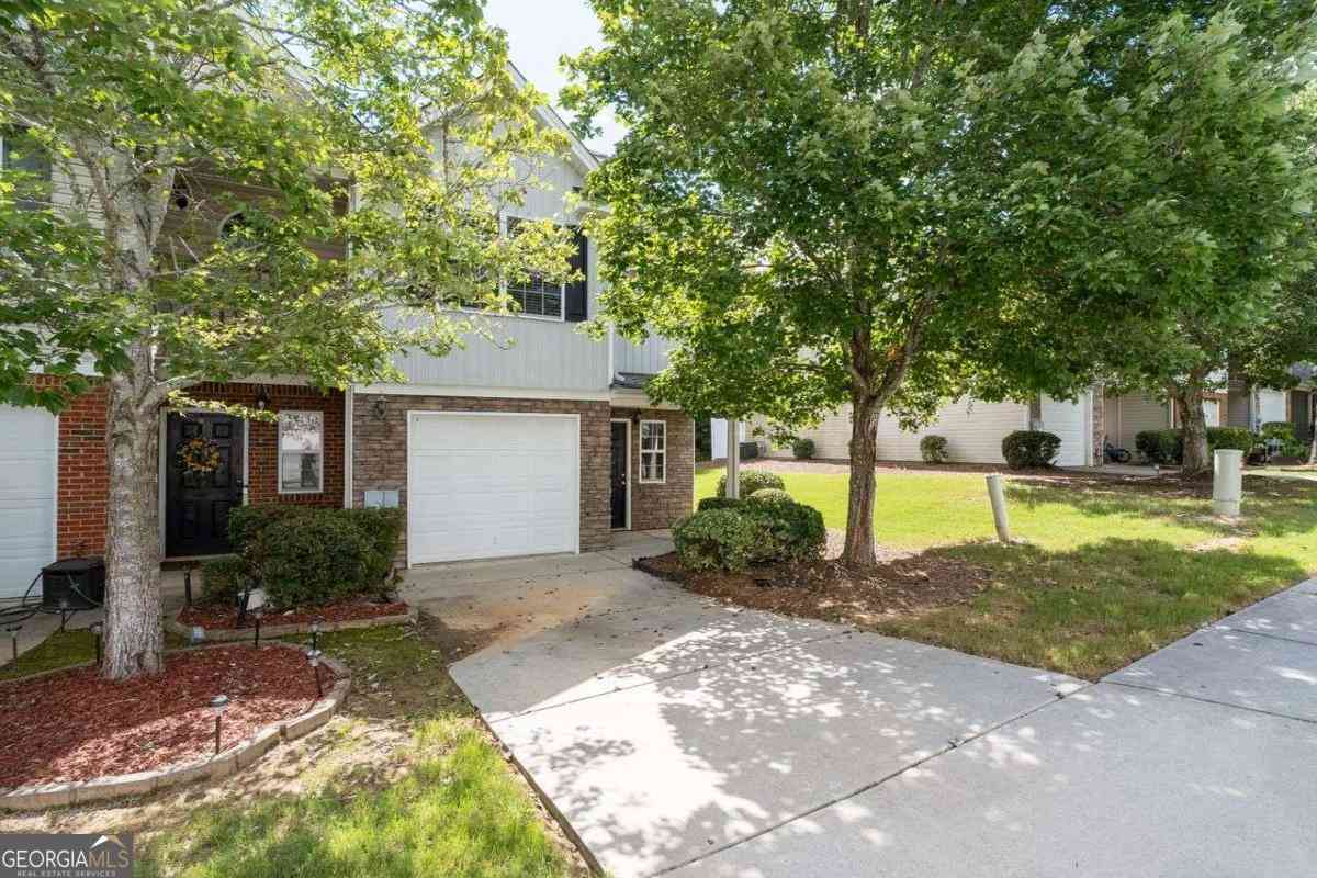 Townhouse For Sale - 1428 Box Circle<br/> Winder, GA 30680